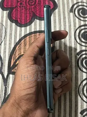 Samsung Galaxy S22 (Used)