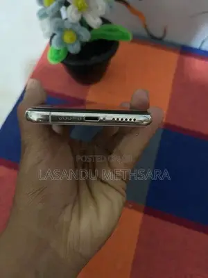 Apple iPhone XS (Used)