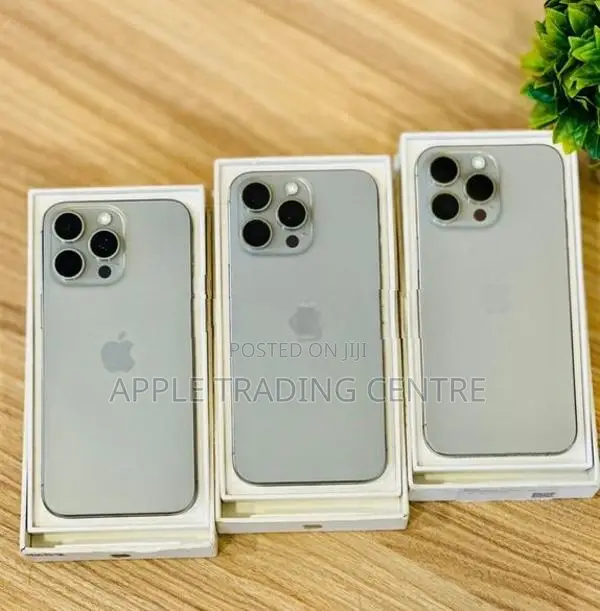 Apple iPhone 15 Pro Max 256GB (Used)