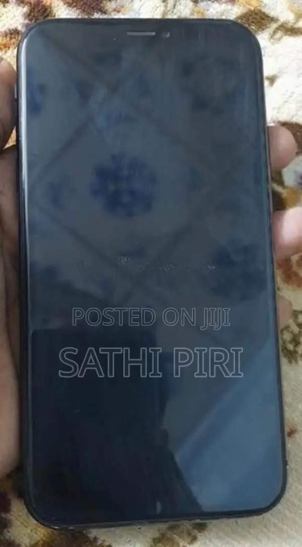 Apple iPhone XR (Used)