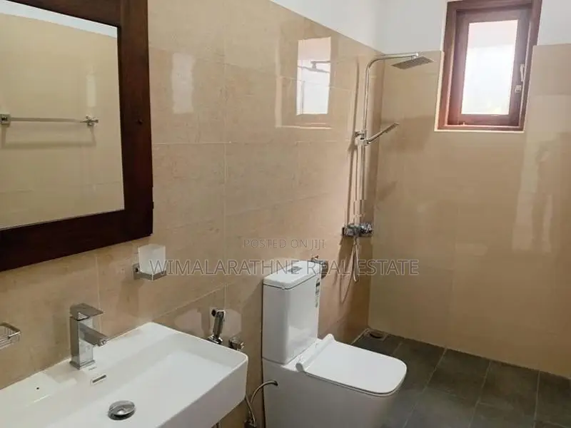 Architectural Design House for Sale in Hokandara