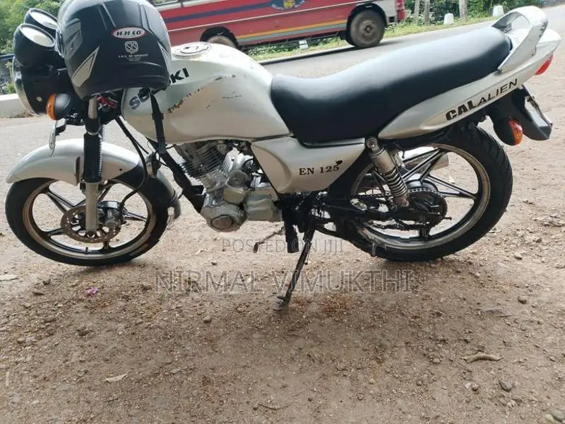 Suzuki EN125-2A China 2007