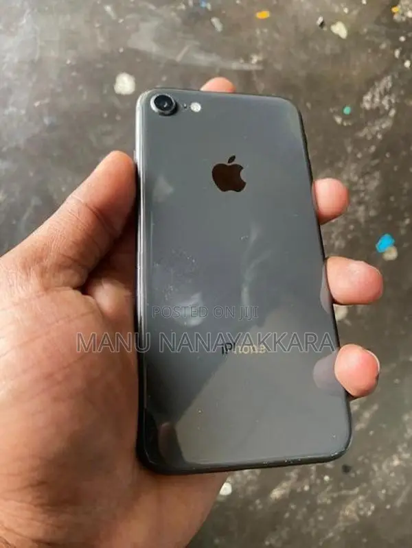 Apple iPhone SE 2 (Used)