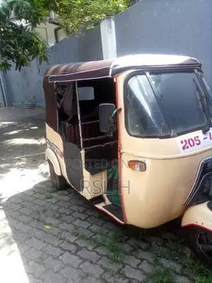 Bajaj RE 2 stock 1999