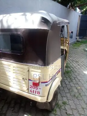 Bajaj RE 2 stock 1999