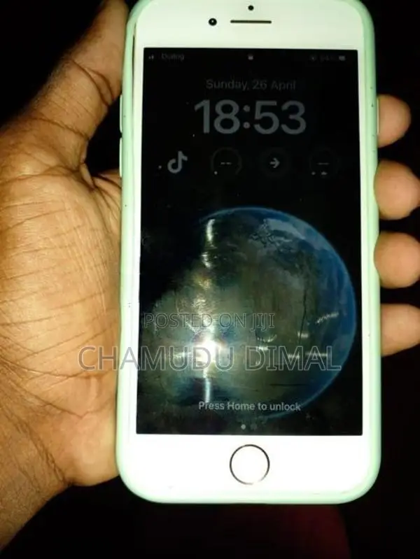 Apple iPhone 8 (Used)