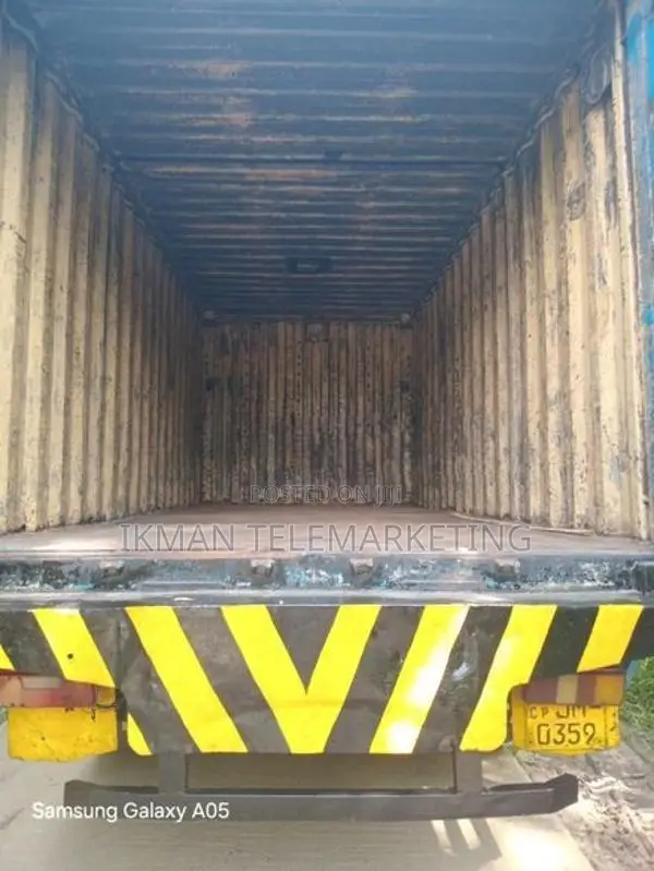 Tata 1613 Lorry 2004