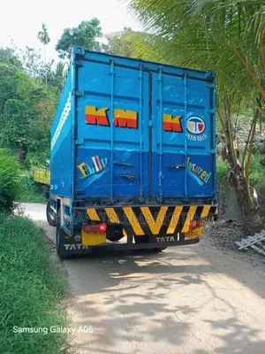 Tata 1613 Lorry 2004