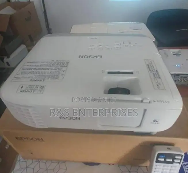 Epson EB-107 Daylight Projector