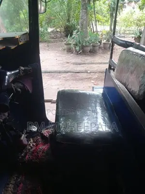 Bajaj RE 2004