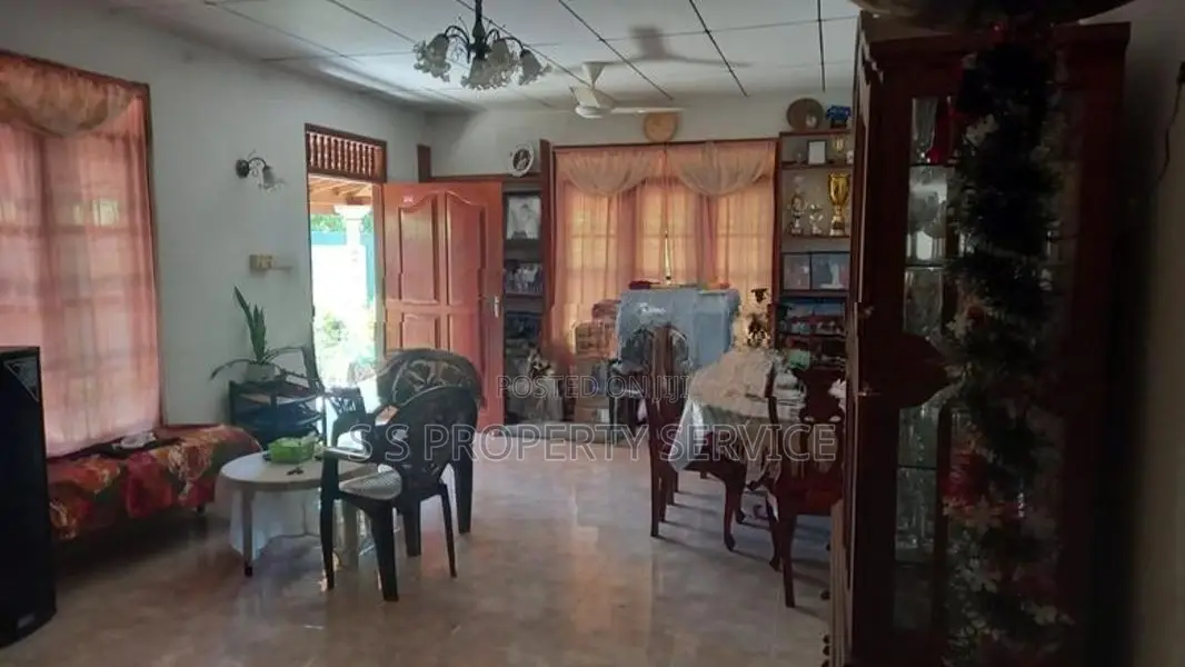 Athurugiriya - Land with a house for sale (SSPL-392)