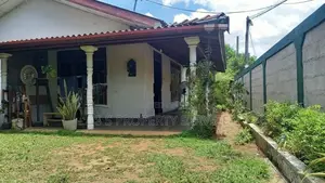 Athurugiriya - Land with a house for sale (SSPL-392)