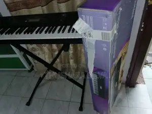 Yamaha PSR-E383 Keyboard