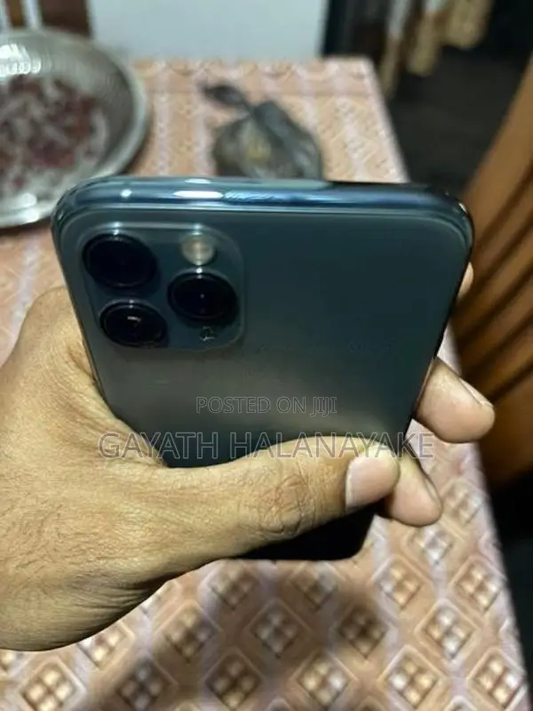 Apple iPhone 11 Pro 256GB (Used)
