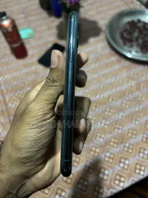 Apple iPhone 11 Pro 256GB (Used)