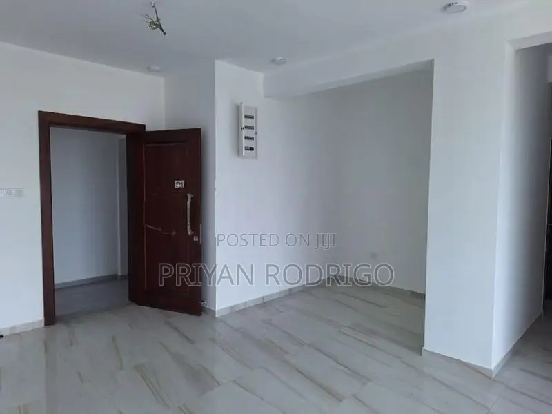 Colombo 05 Aston Residency Brand New 03 Bed Rooms Apartment for Sale