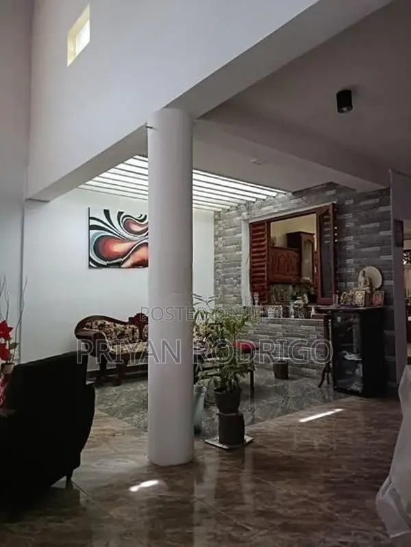 Delkanda - 05 Bed Room Large house on 14 Perches of Land for Sale
