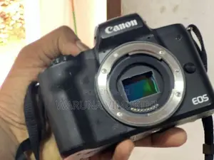 Canon M50