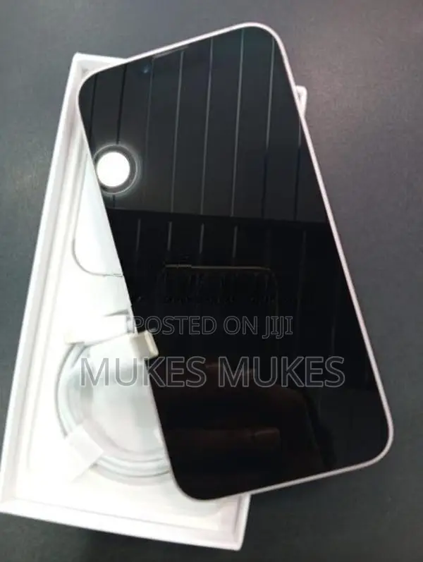 Apple iPhone 13 (Used)