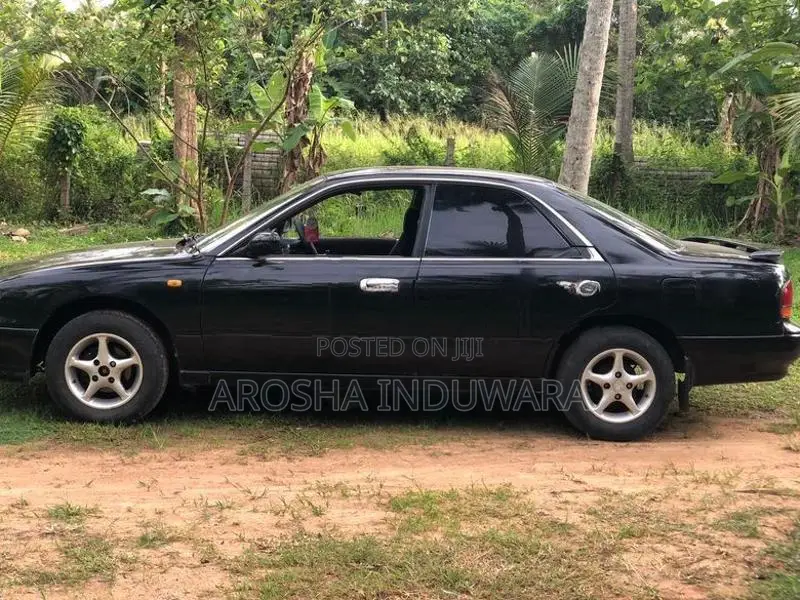 Nissan Bluebird 1998