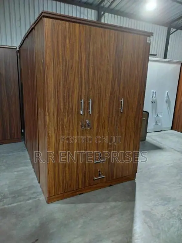 New 6*4 ft 3 Door Melamine Wardrobes