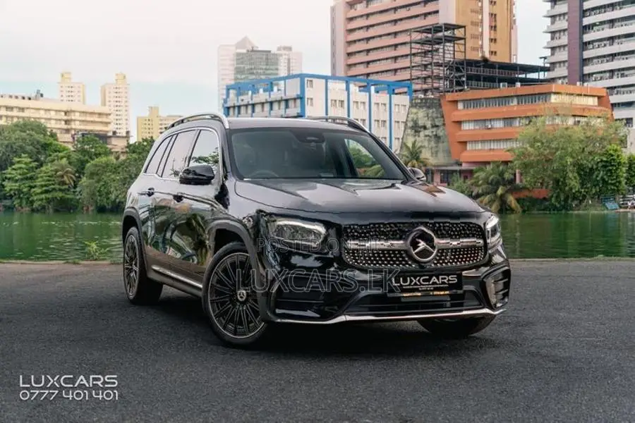 Mercedes Benz GLB 180 AMG Premium Plus 2025