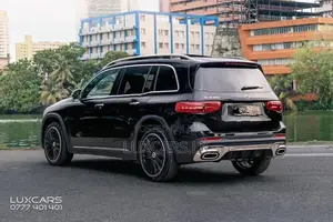 Mercedes Benz GLB 180 AMG Premium Plus 2025