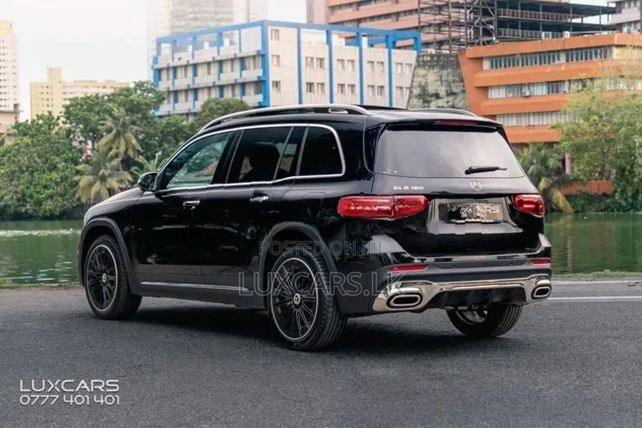 Mercedes Benz GLB 180 AMG Premium Plus 2025
