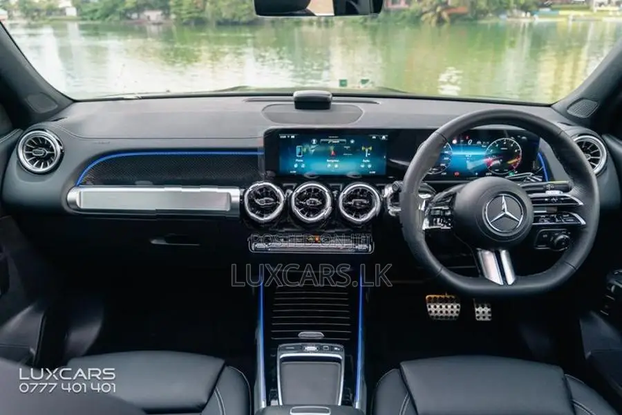 Mercedes Benz GLB 180 AMG Premium Plus 2025