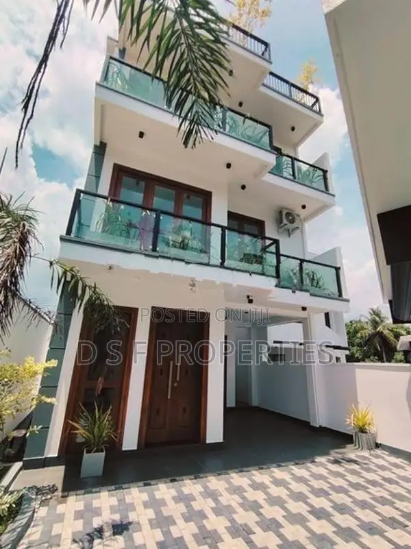 A BRAND NEW THERE STORY LUXURY HOUSE In MAHARAGAMA
