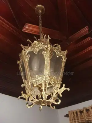 පැරණි පිත්තල සිවිලිම් ලාම්පුවක්
