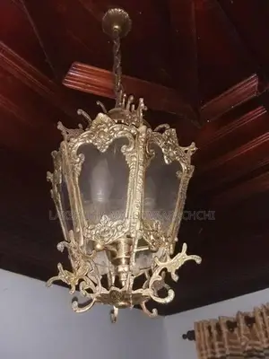 පැරණි පිත්තල සිවිලිම් ලාම්පුවක්
