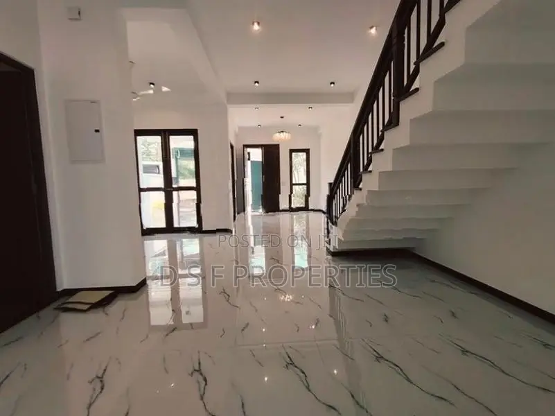 A BRAND NEW THERE STORY LUXURY HOUSE In MAHARAGAMA