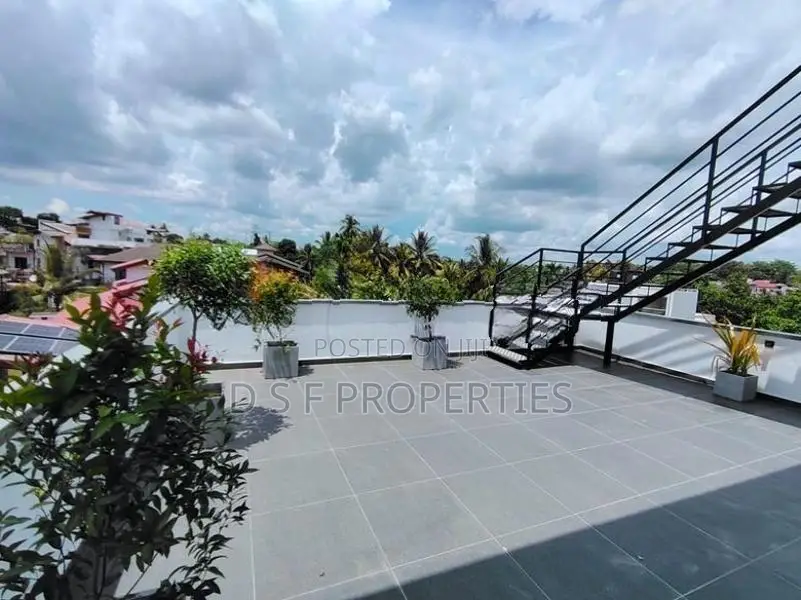 A BRAND NEW THERE STORY LUXURY HOUSE In MAHARAGAMA
