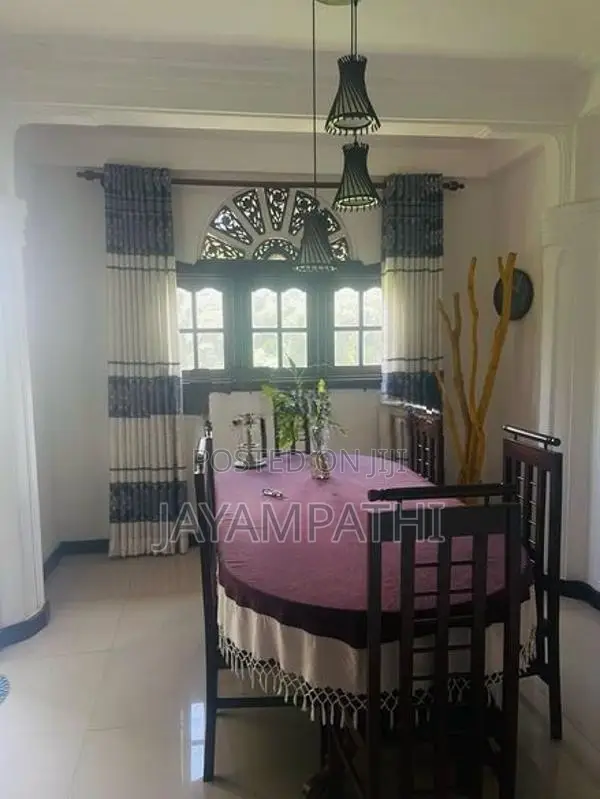 upstair house for sale in katugasthota.