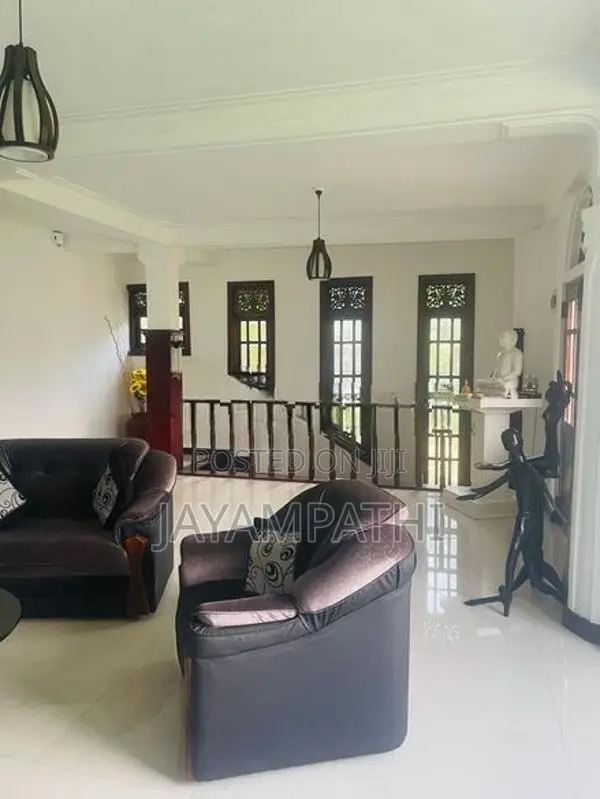 upstair house for sale in katugasthota.