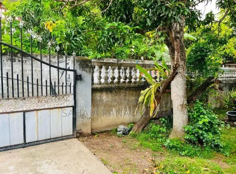 Land with House for Sale Hendala, Wattala