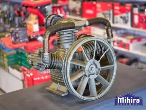 3090-12.5 3 piston 12.5 bar - 7.5hp motor Air compressor spare head on