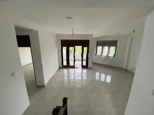 Brand New 3 Storey House - Pannipitiya