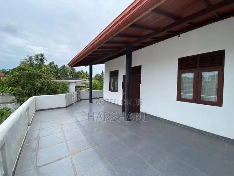 Brand New 3 Storey House - Pannipitiya