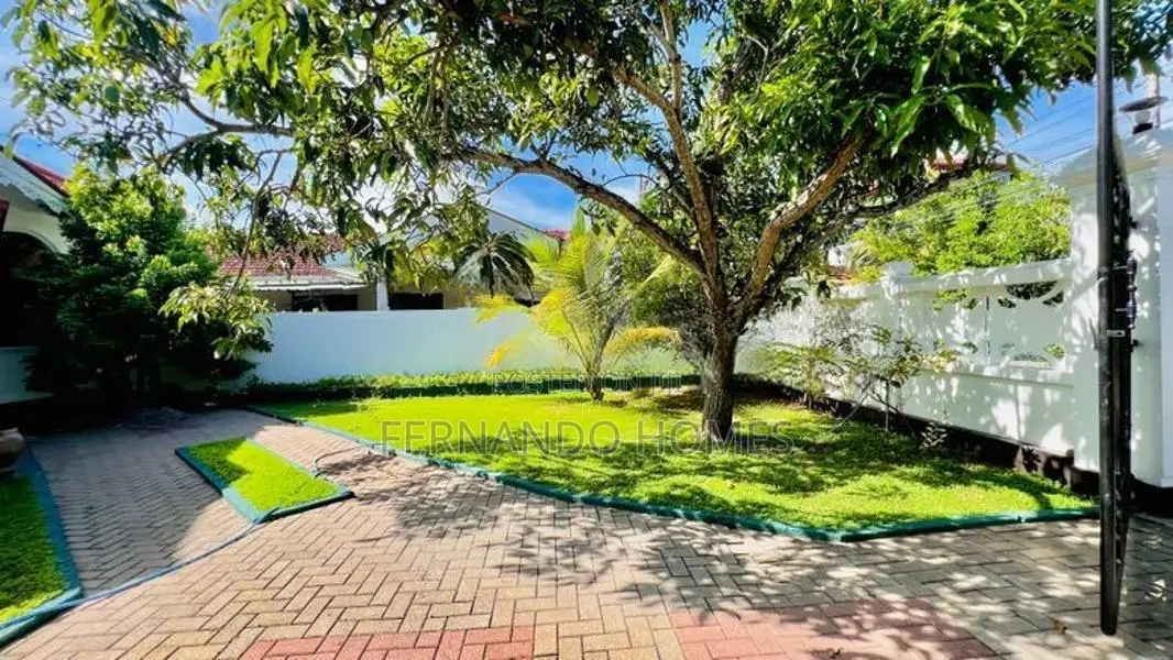 Very Near Main Bus Road Negombo Nice House Sale In