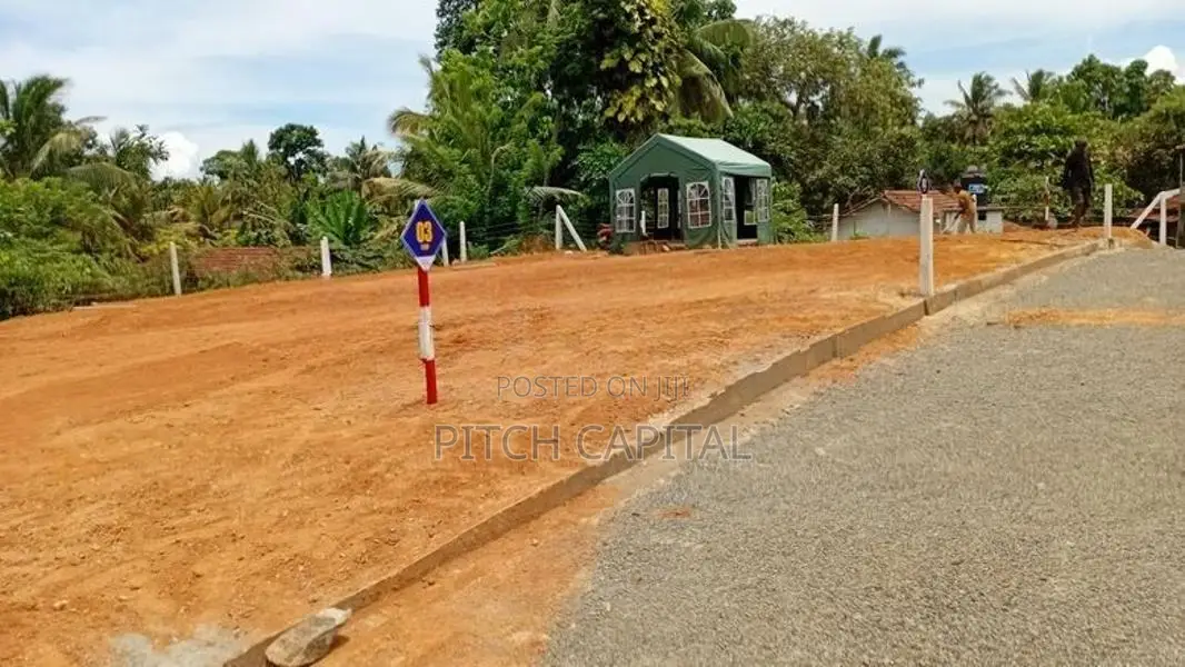 සුපිරි ඉඩමක් කළුතර නගරයෙන්