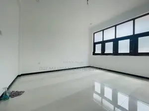 Modern Spacious 5 Bedroom House Near Negombo Road