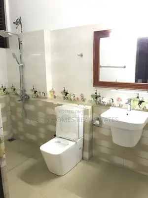 Modern Spacious 5 Bedroom House Near Negombo Road