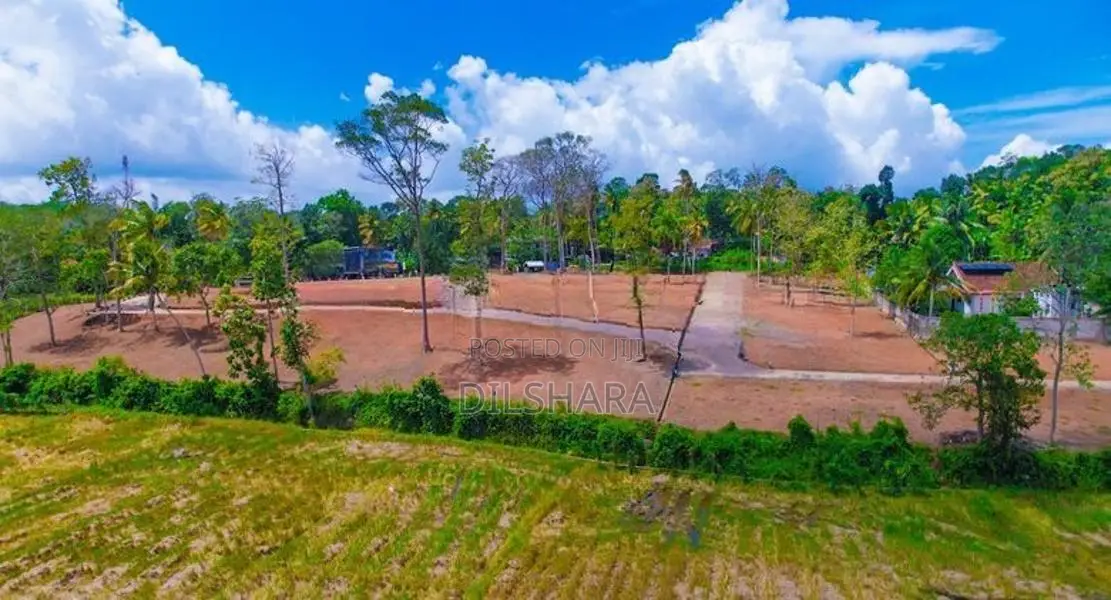මාතර කැකනදුර ප්‍රධාන පාරට සමීපව හොඳම ඉඩමක්