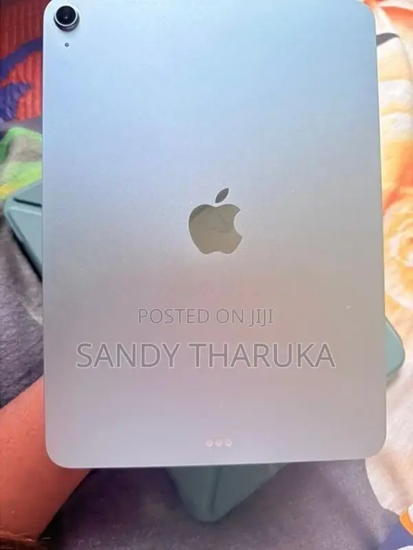 Apple iPad Air 6th Gen 11