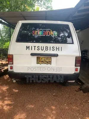 Mitsubishi Delica L300 1990