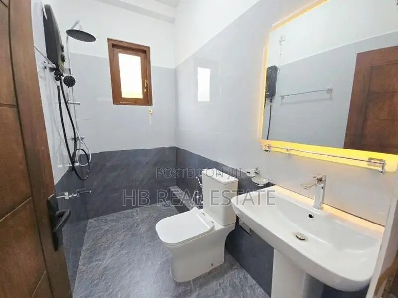 Gorakapitiya Designed Super Luxury Three Storey House