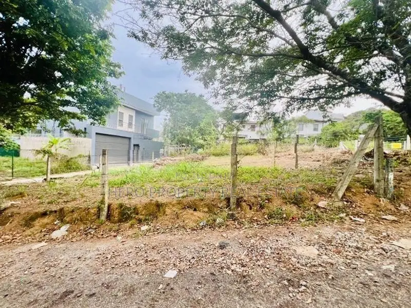 Valuable Land for Sale in Thalawathugoda Hokandara - 8P