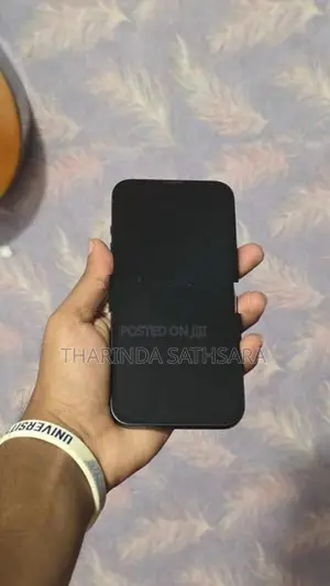 Apple iPhone 13 (Used)